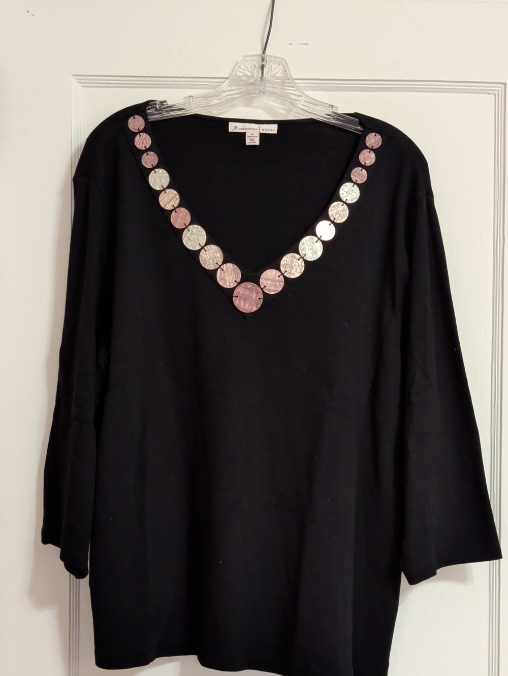 JM Collection Black V-Neck Long Sleeve Top with Pink and Silver Disc Size 3X